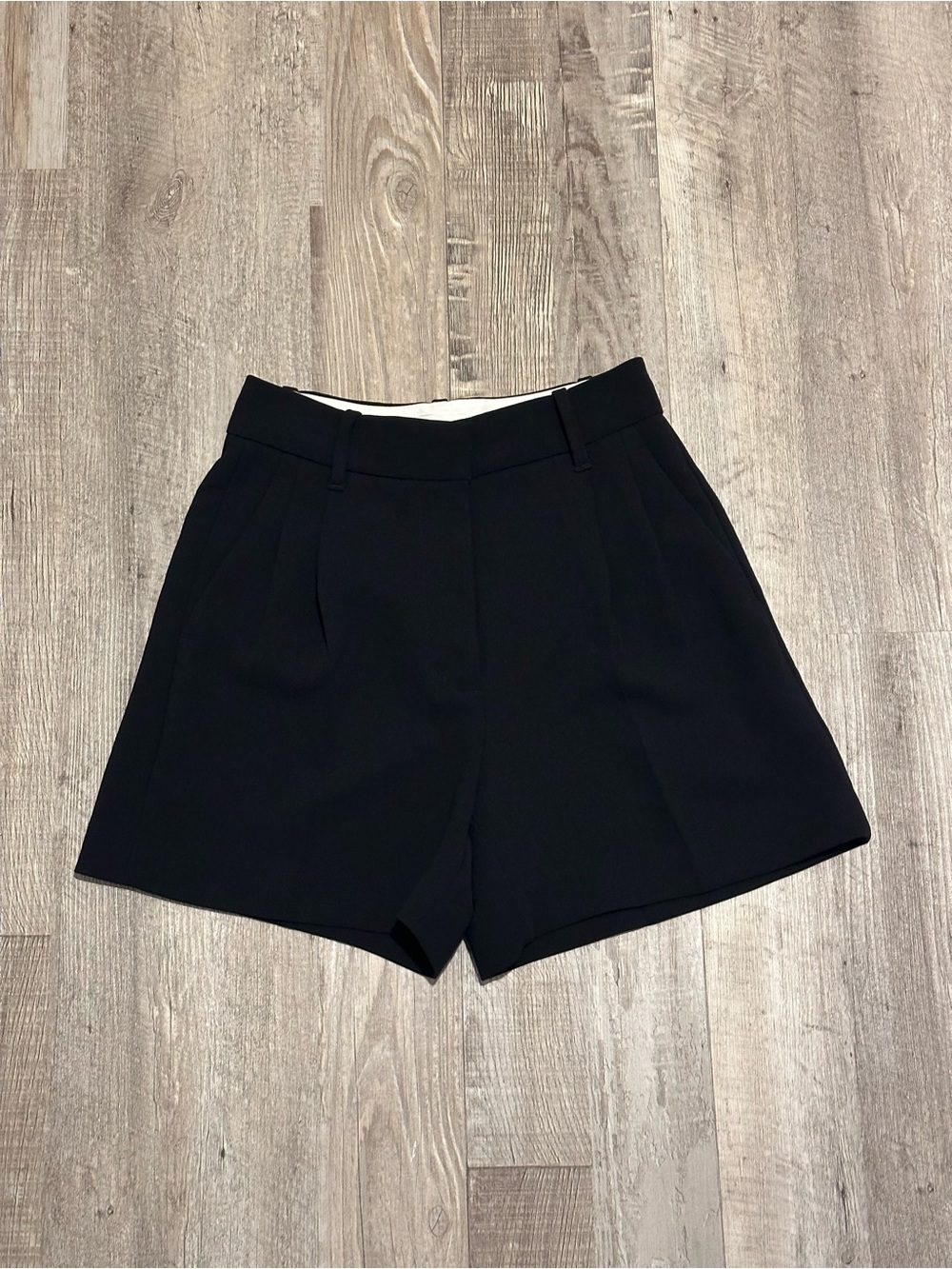 Aritzia Effortless Short